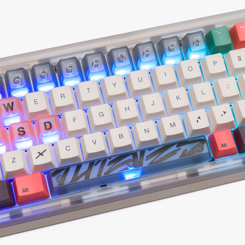 Middle detail on 100T x HG Summit 65 Keyboard - 100TFX