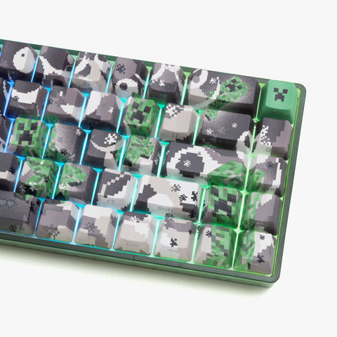 HIGROUND X MINECRAFT CREEPER BASECAMP 65 KEYBOARD - close-up right with RGB